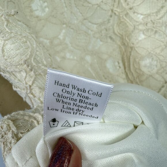 Coldwater Creek Women Lace Top Short Sleeve Scoop Neck Lined Size M Cream NWT - Picture 8 of 8